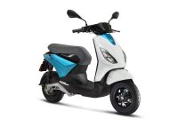 Piaggio 1+ licht blauw 1.2KW elektrische scooter