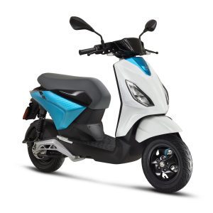 Piaggio 1+ licht blauw 1.2KW elektrische scooter