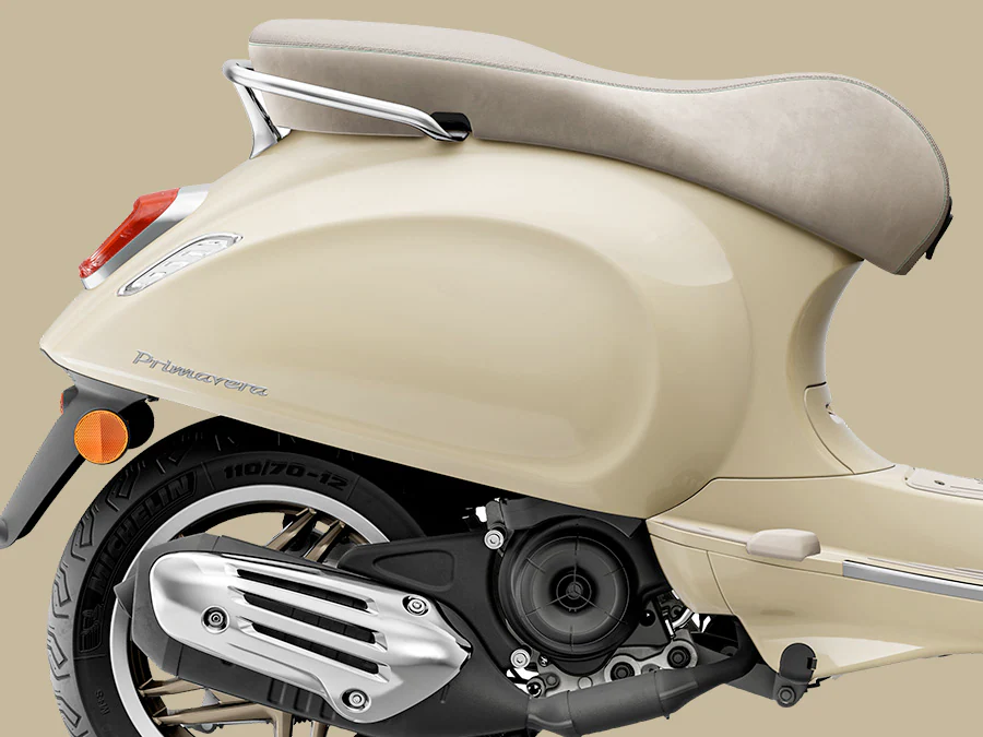 TAB-Vespa-Primavera-S-50-900x675-B